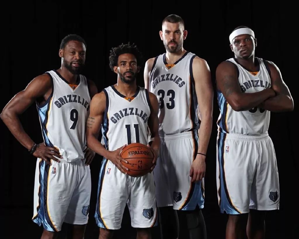 利物浦利好 利雅得新月有意签萨拉赫 2亿年薪 转会费超5300万欧（利物浦迎利好：利雅得新月开出2亿年薪求购萨拉赫，转会费超5300万欧）