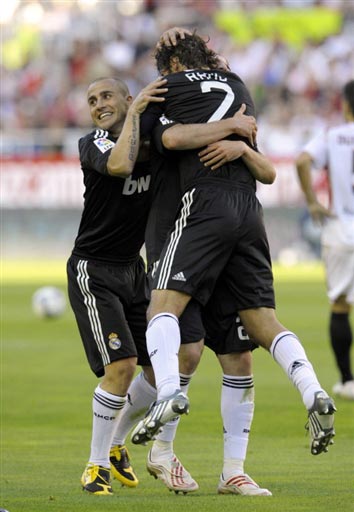 托特纳姆热刺和纽卡斯尔联队得知了从竞争对手那里挖走卡洛·安切洛蒂钟爱的进球机器的可能性。（热刺与纽卡被曝有望从对手手中挖走安切洛蒂偏爱的进球机器）