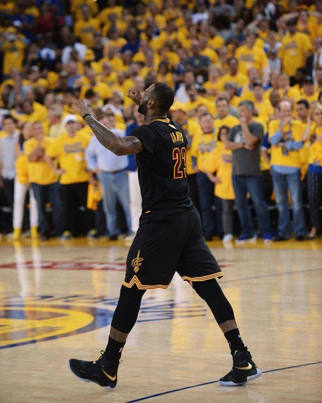 武汉三镇快速反击极具威胁（武汉三镇反击迅猛，威胁十足）