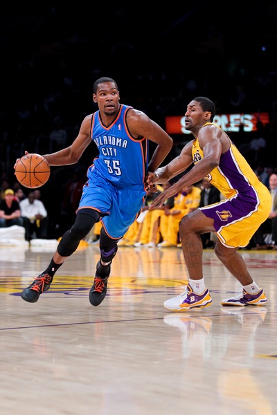 美媒：锡安前队友称锡安拥有詹姆斯级别的天赋，本可以更出色（美媒：锡安前队友称其具詹姆斯级天赋，本可取得更高成就）