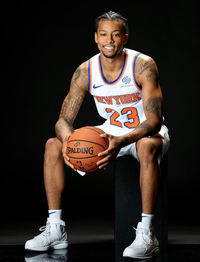 体操新星斩获五金 赛艇健儿破浪夺魁“东莞飞人”卫冕落泪（体操新秀豪取五金 赛艇健儿乘风夺冠 东莞飞人卫冕热泪盈眶）