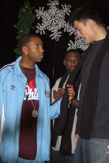 巴萨2-1逆转法兰克福，孔德头球双响，亚马尔、拉什福德送助攻（巴萨2-1逆转法兰克福，孔德头球梅开二度，亚马尔、拉什福德献助攻）