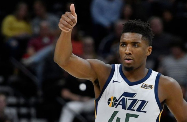 利物浦萨拉赫末节进球锁定胜利（萨拉赫末节建功，助利物浦锁定胜局）